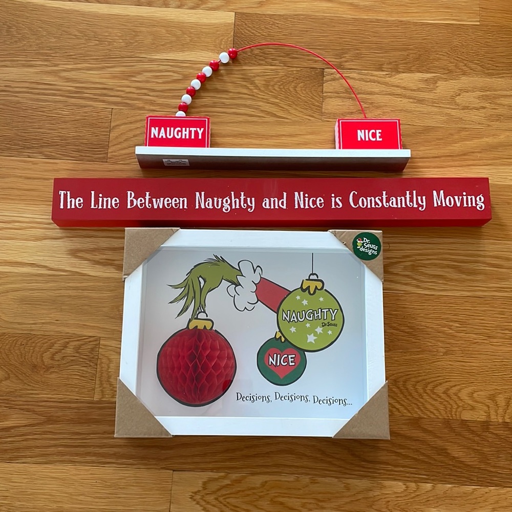 Brand New: Grinch Christmas Display